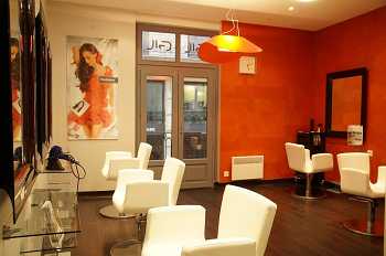 gil coiffeur expert in hair extensions86000Poitiers